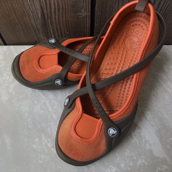 Crocs Shoes 6 - Picture 3 of 9